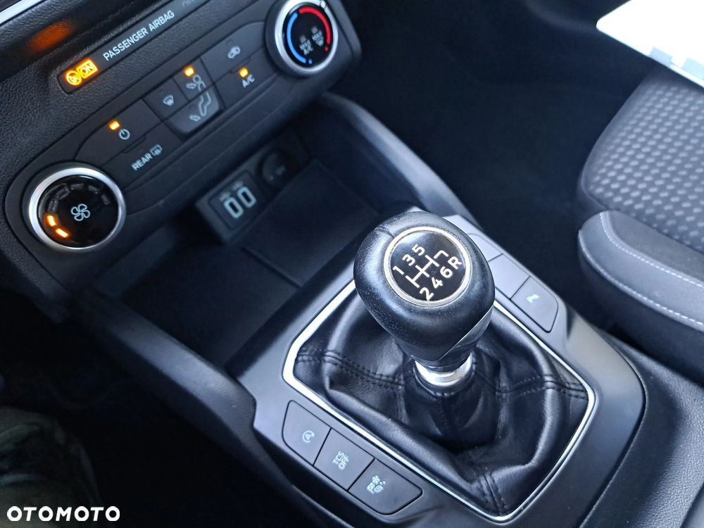 Ford Focus 1.0 EcoBoost mHEV Connected - 33