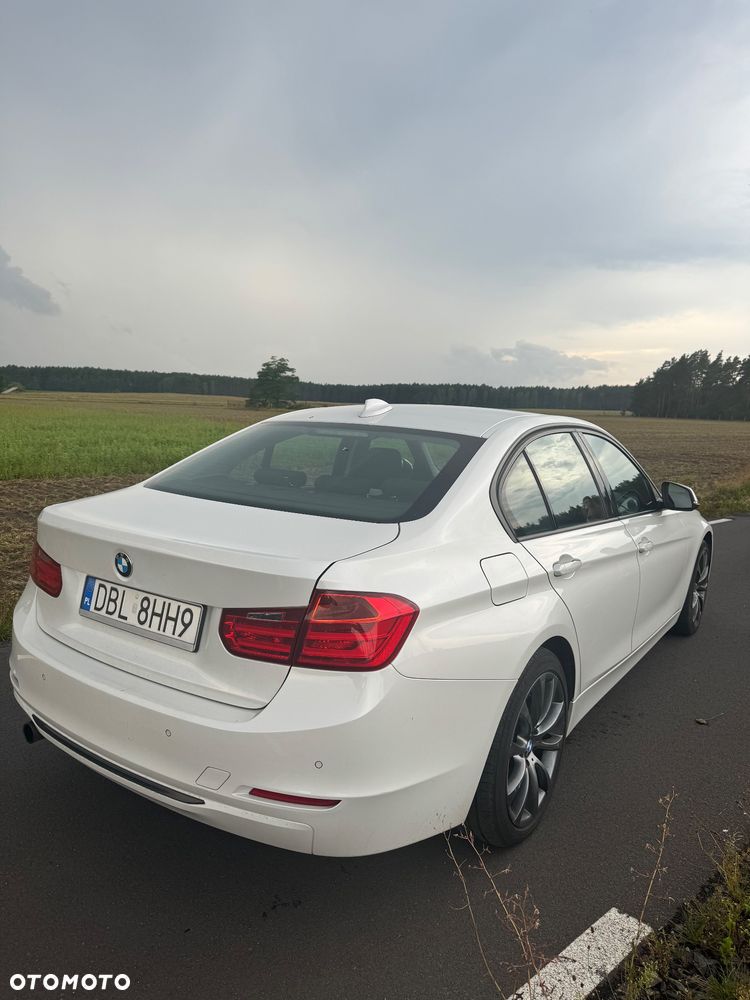 BMW Seria 3 320d xDrive - 4