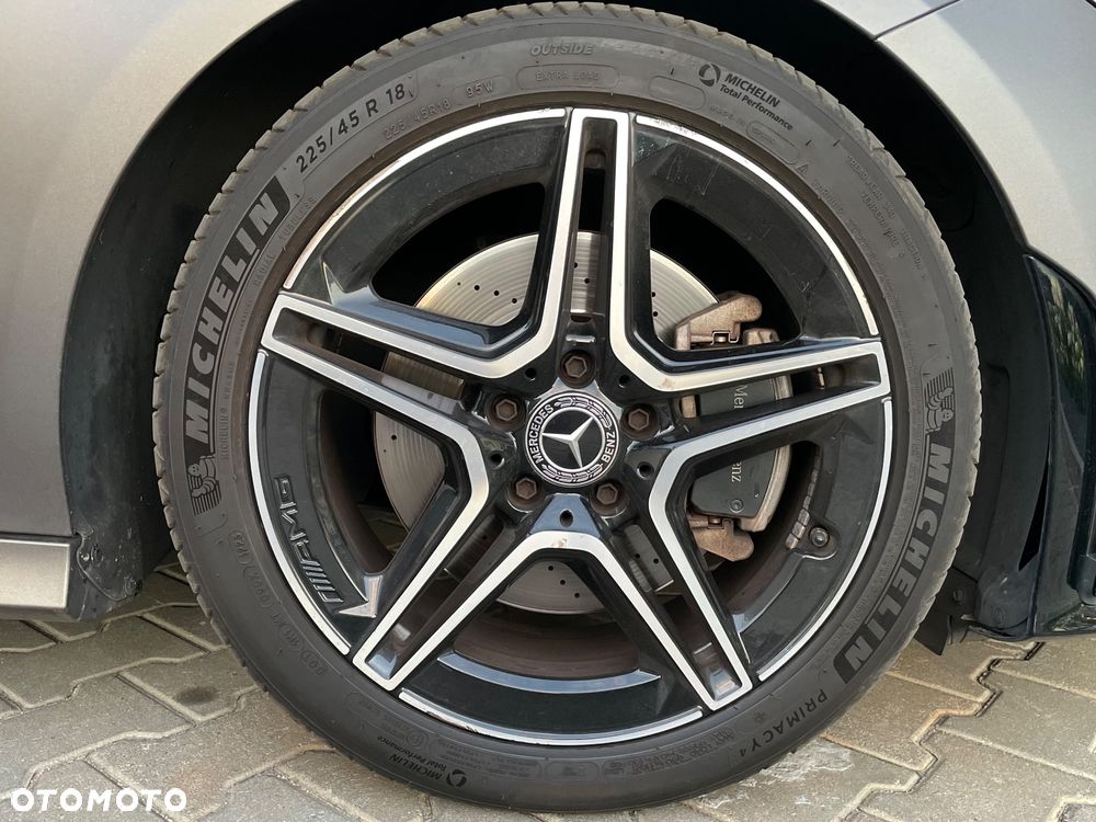 Mercedes-Benz CLA 200 AMG Line 7G-DCT - 28