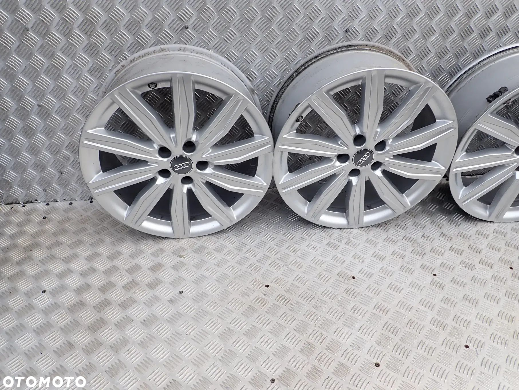 FELGI ALUMINIOWE AUDI A6 C7 C8 8JX19 ET39 4K0601025M - 2