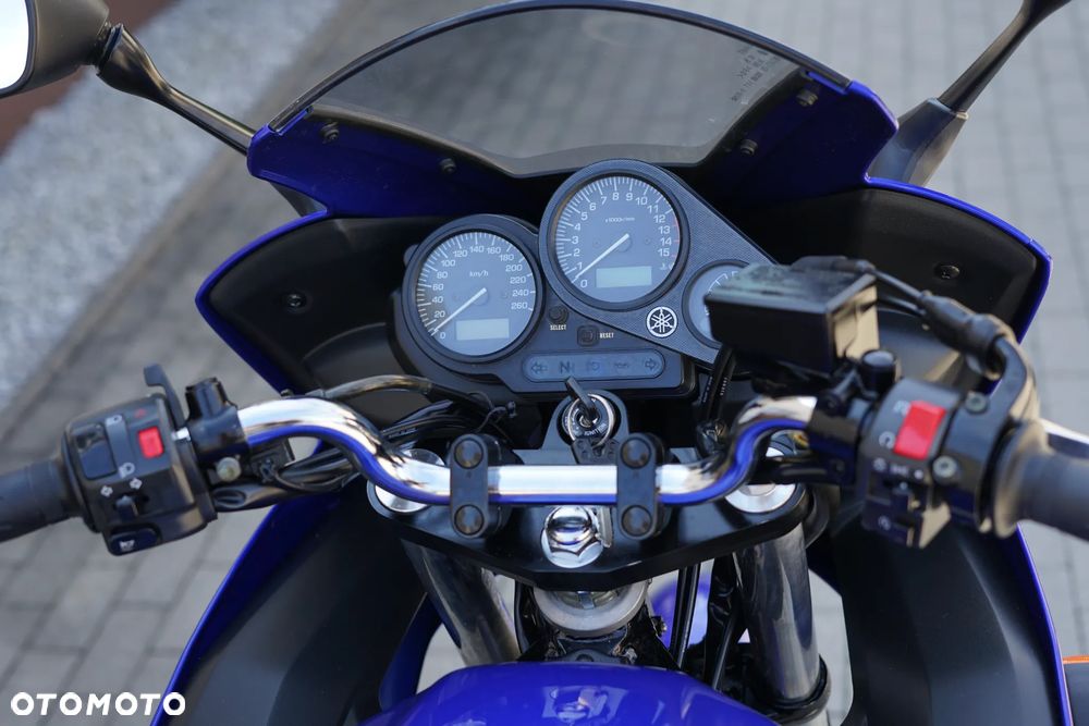 Yamaha FZS - 20
