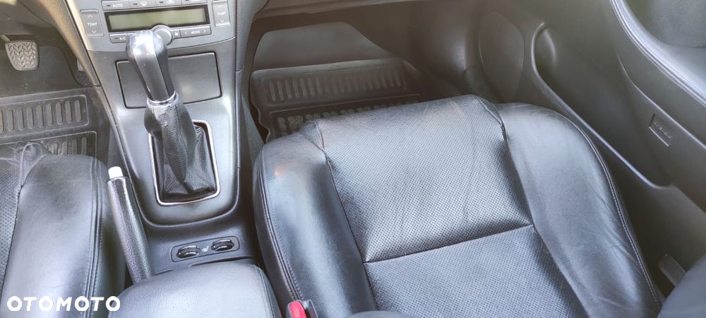 Toyota Avensis 2.0 D-4D Prestige - 12