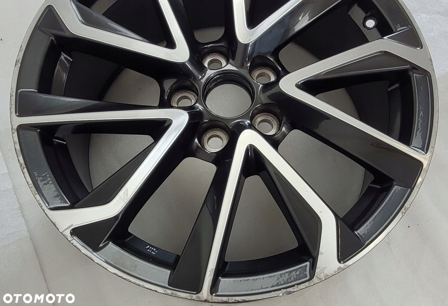 FELGA TOYOTA COROLLA E21 8x18 18 ET40 5x114,3 3419-5 - 7