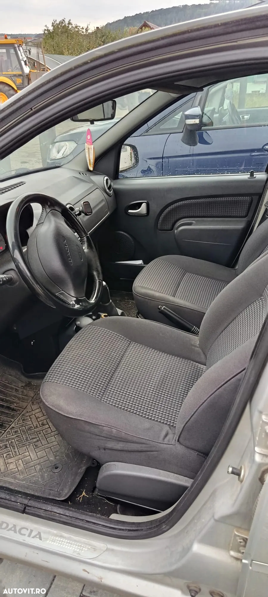 Dacia Logan MCV K90 1.6 16v Laureate - 2