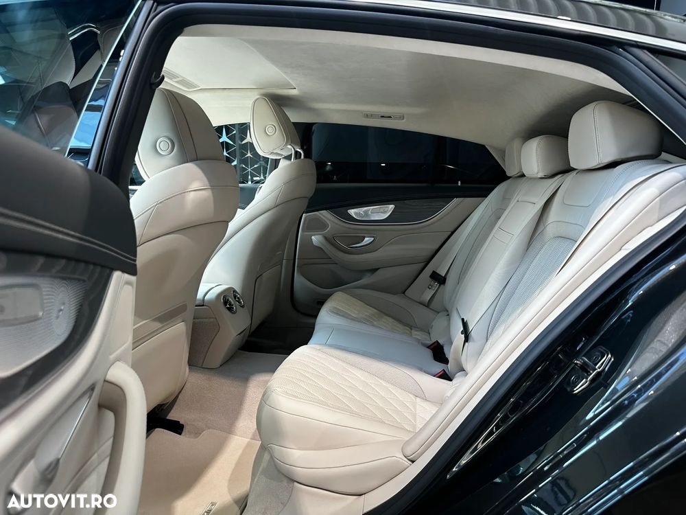 Mercedes-Benz AMG GT 43 4MATIC+ MHEV - 10