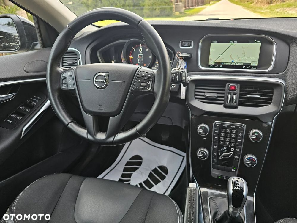 Volvo V40 D2 Ocean Race - 11