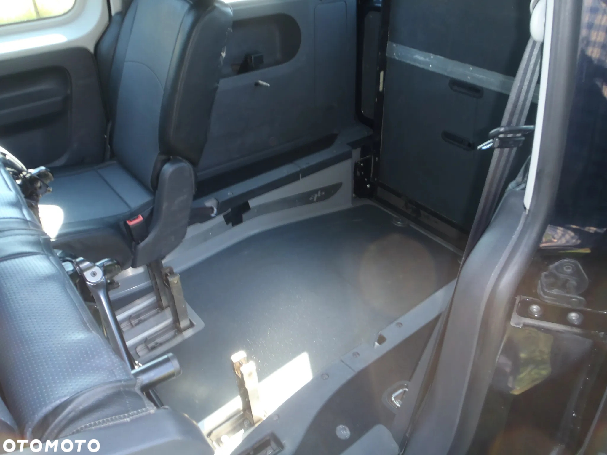 Volkswagen Caddy 2.0 TDI (5-Si.) Trendline Blue Motion - 37