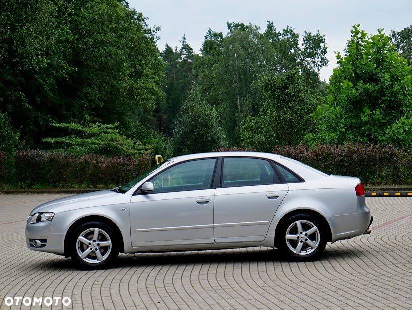 Audi A4 Limousine - 10