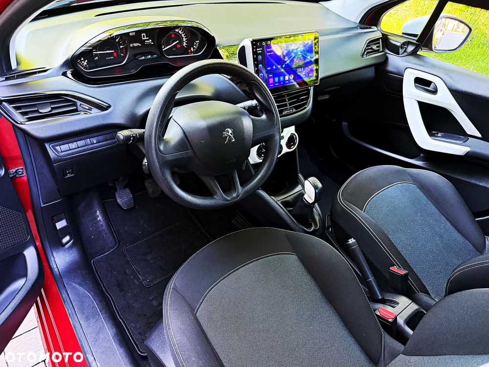 Peugeot 208 PureTech 82 Urban Move - 25