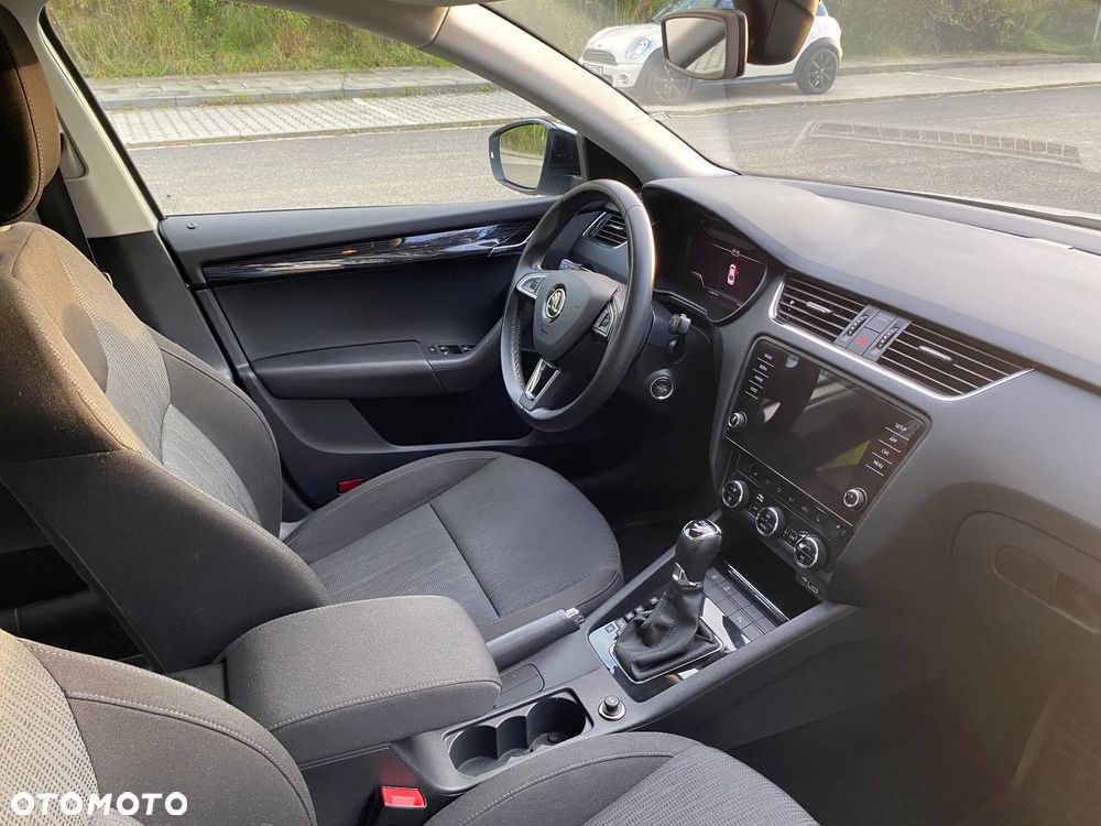 Skoda Octavia 1.5 TSI ACT Style DSG - 7