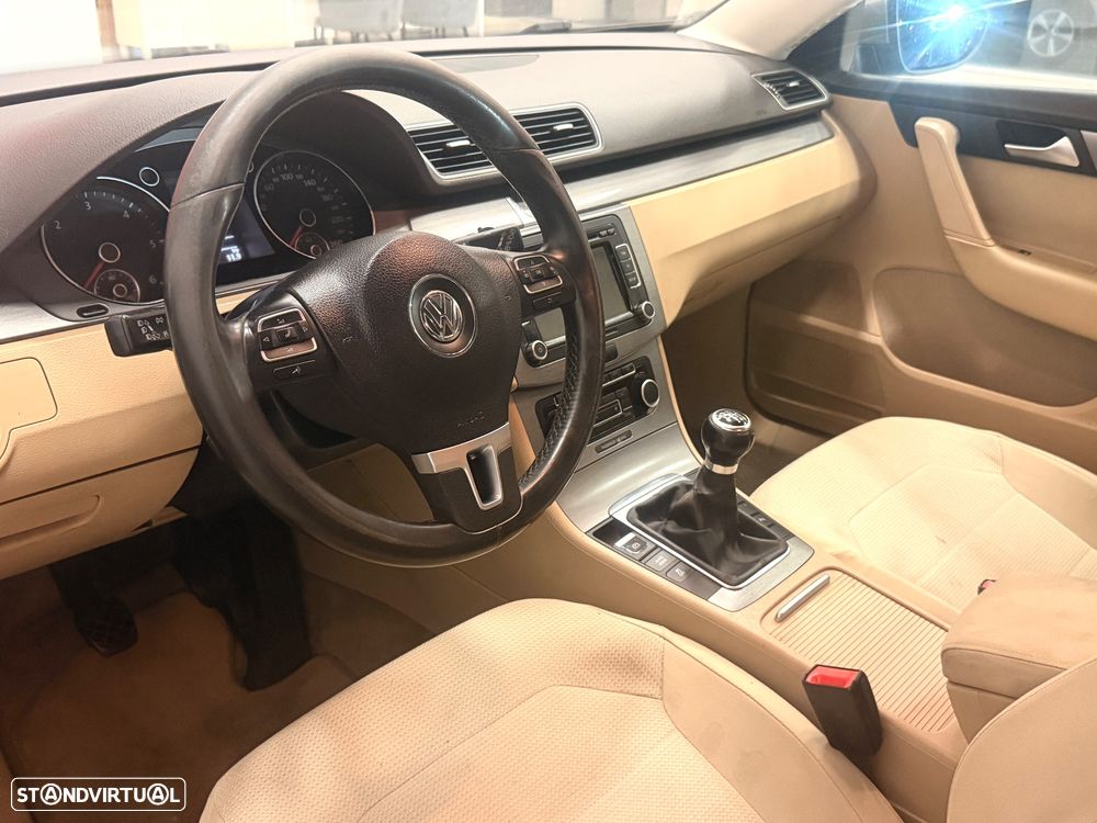VW Passat Variant 1.6 TDI BlueMotion - 6