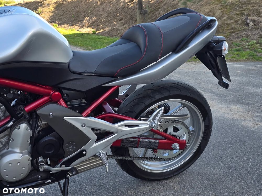 Kawasaki ER - 7
