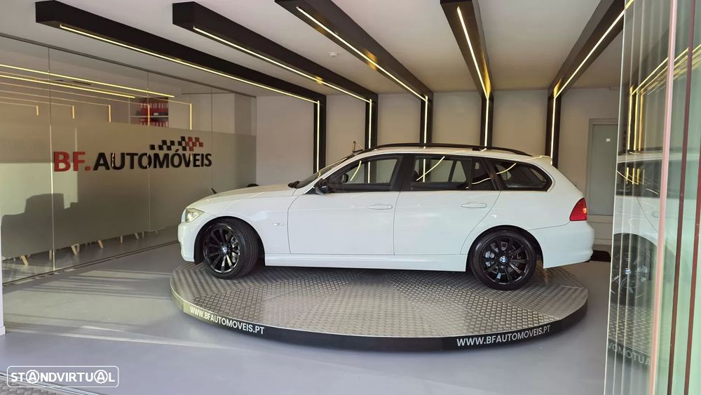 BMW 318 d Sport - 14