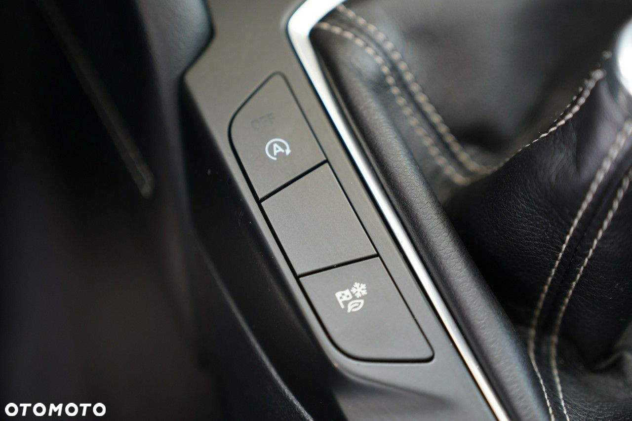 Ford Kuga - 28