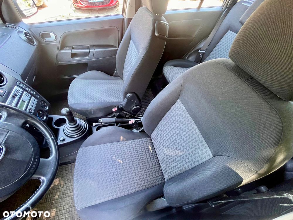 Ford Fusion - 9