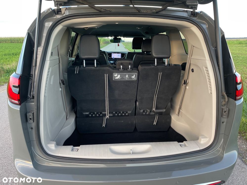 Chrysler Pacifica - 9