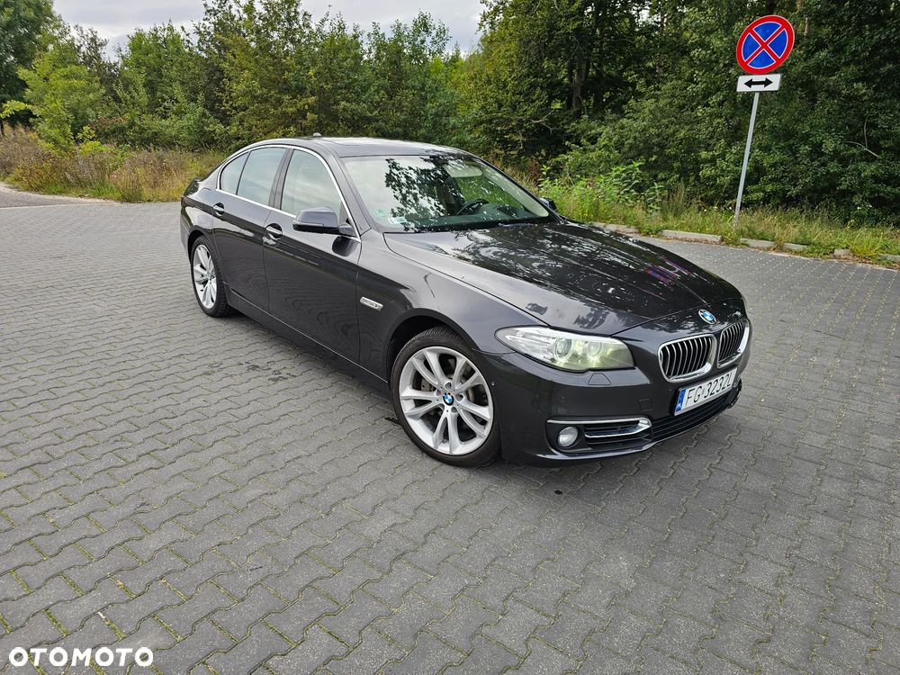 BMW Seria 5 530d xDrive Luxury Line - 1