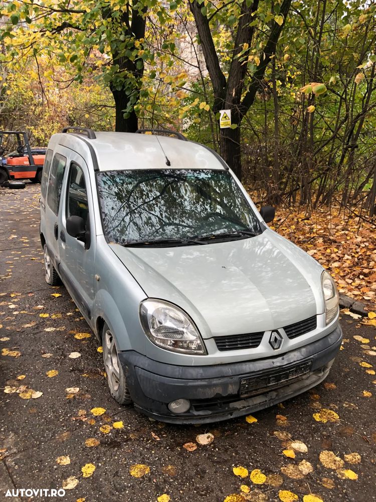 Dezmembrez Renault Kangoo 2005 gri 1,5 diesel - 9