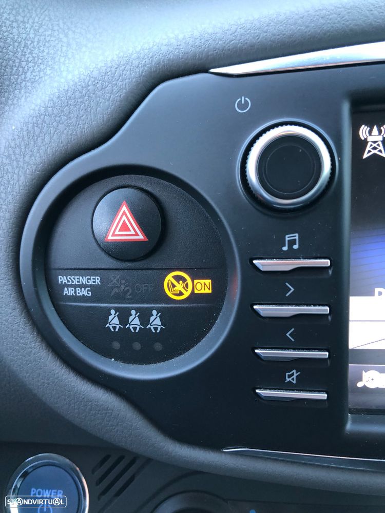 Toyota Yaris 1.5 HSD Comfort - 33