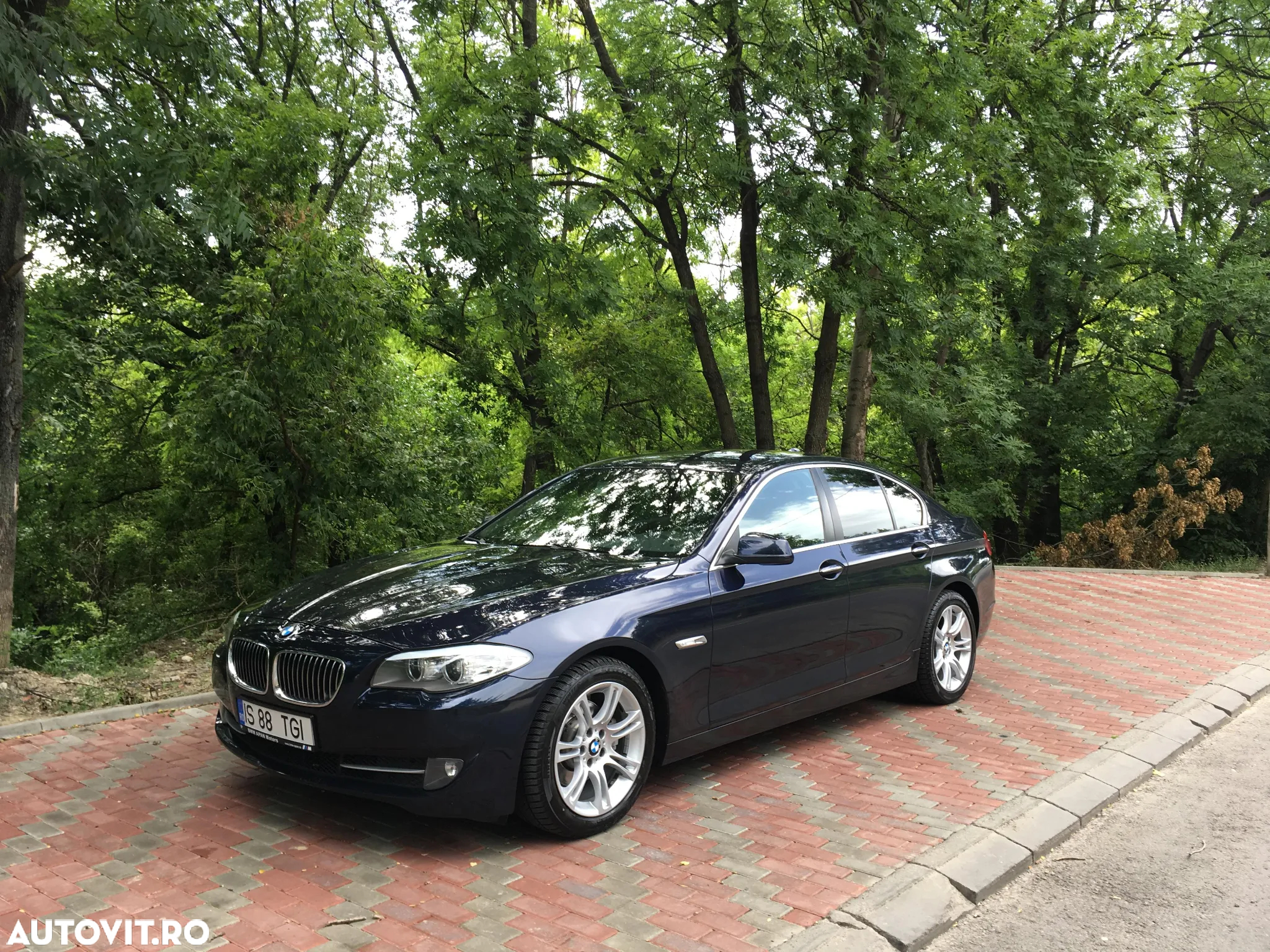 BMW Seria 5 520d - 5