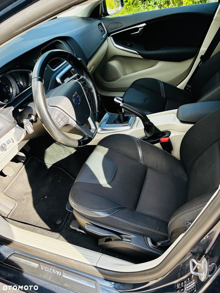 Volvo V40 D4 Drive-E Momentum - 10