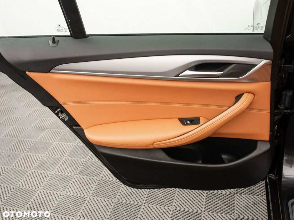 BMW Seria 5 520i mHEV - 25