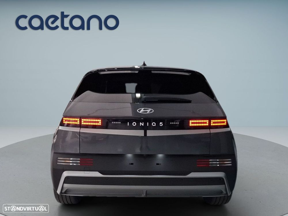 Hyundai IONIQ 84 kWh Premium Plus — fotografia 7
