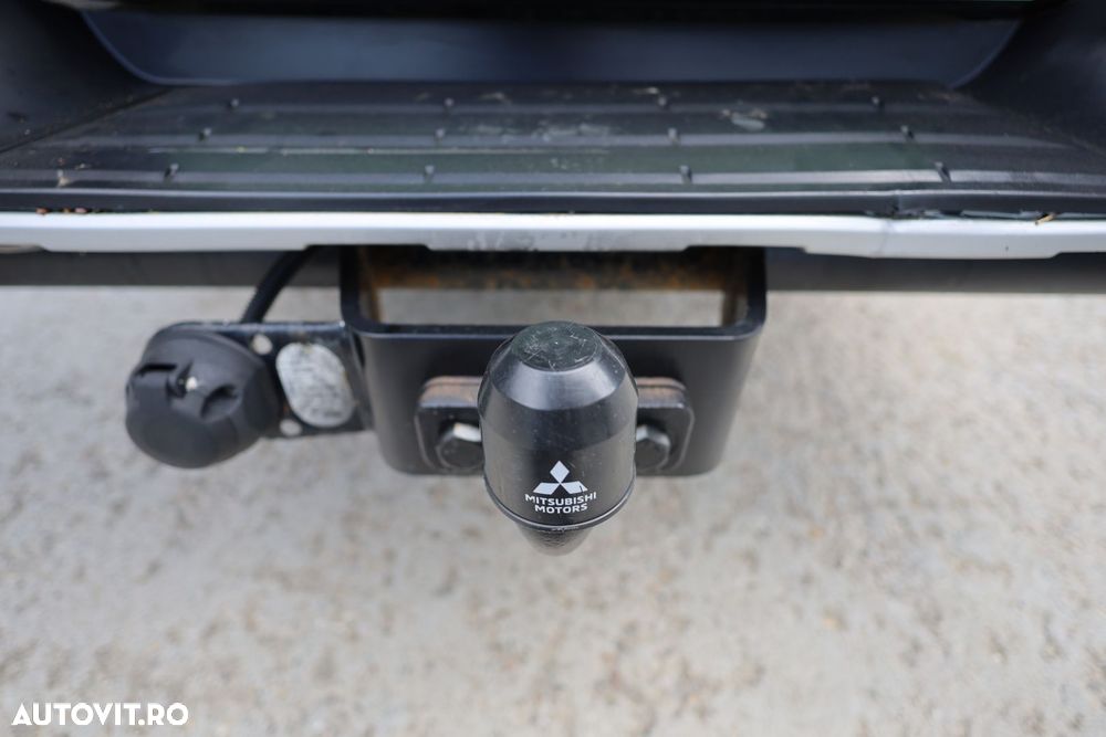 Mitsubishi L200 Double Cab 2.2 DI-D A/T Intense - 28