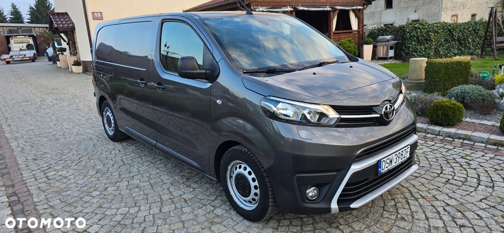 Toyota Proace - 1