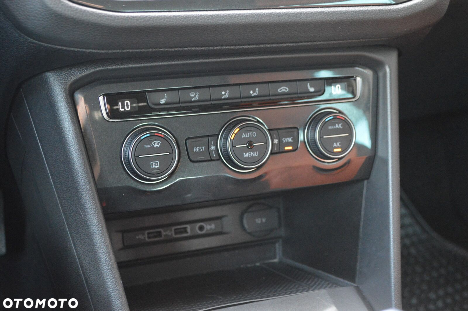 Volkswagen Tiguan - 19