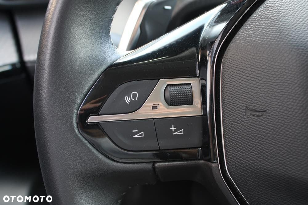 Peugeot 2008 - 11