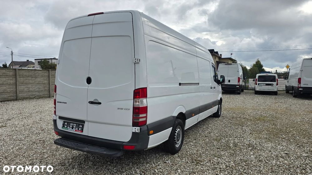 Mercedes-Benz Sprinter - 5