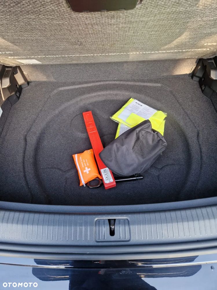 Volkswagen Tiguan - 32