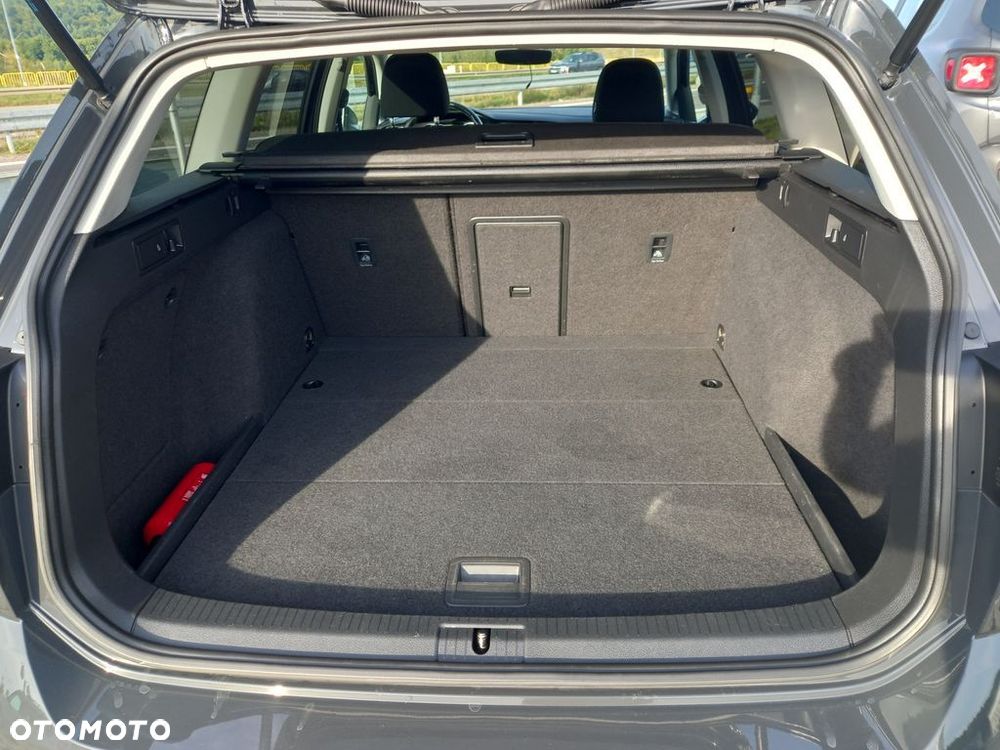 Volkswagen Golf - 25
