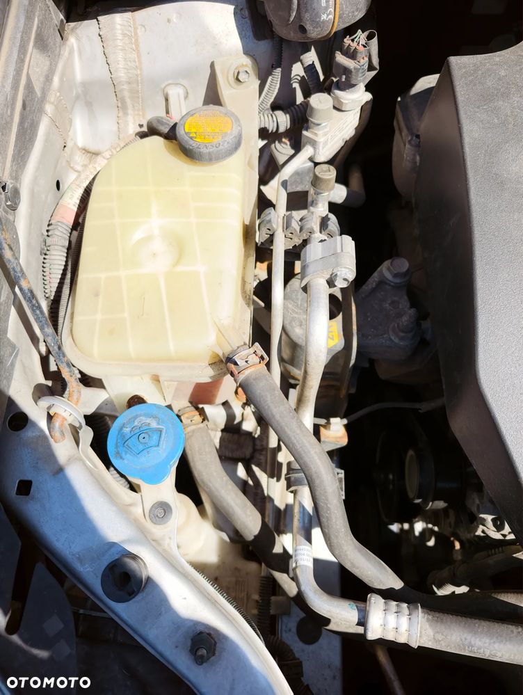 Toyota Avensis 1.8 Active MS - 19