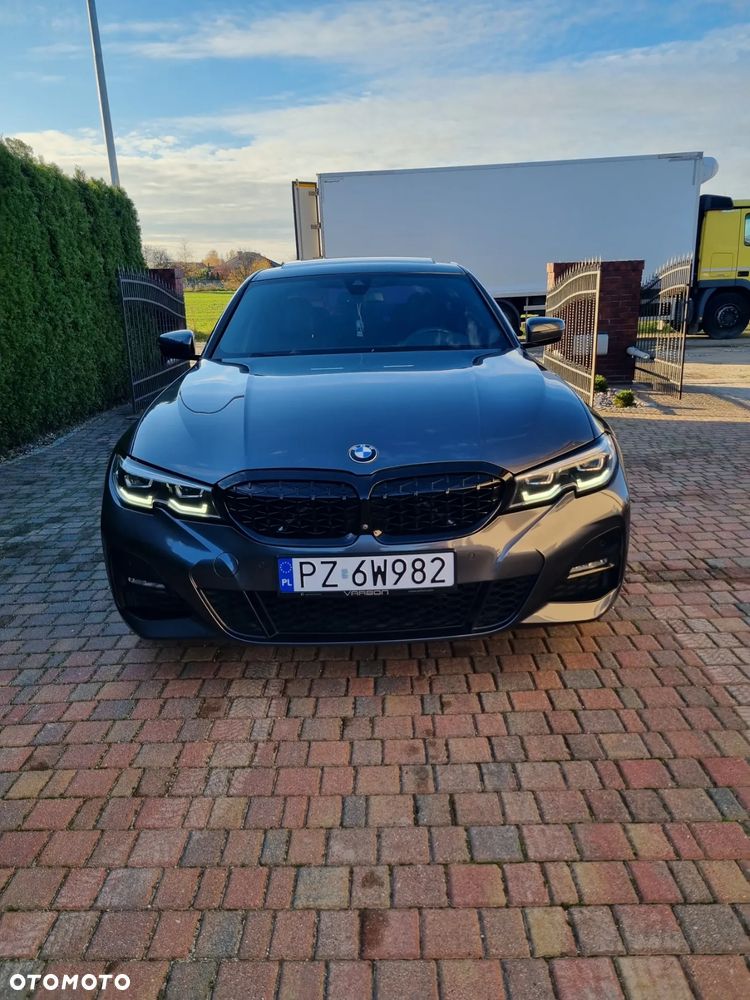 BMW Seria 3 330i M Sport - 5