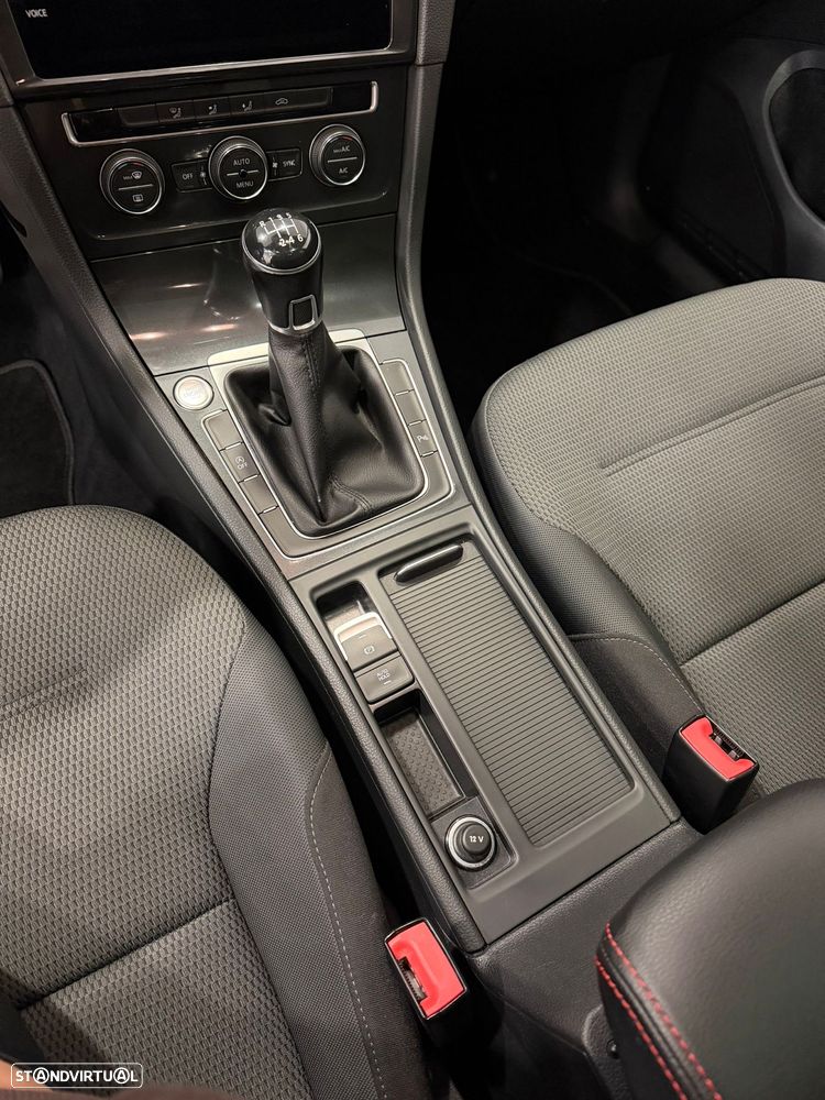 VW Golf 1.0 TSI R-Line - 12