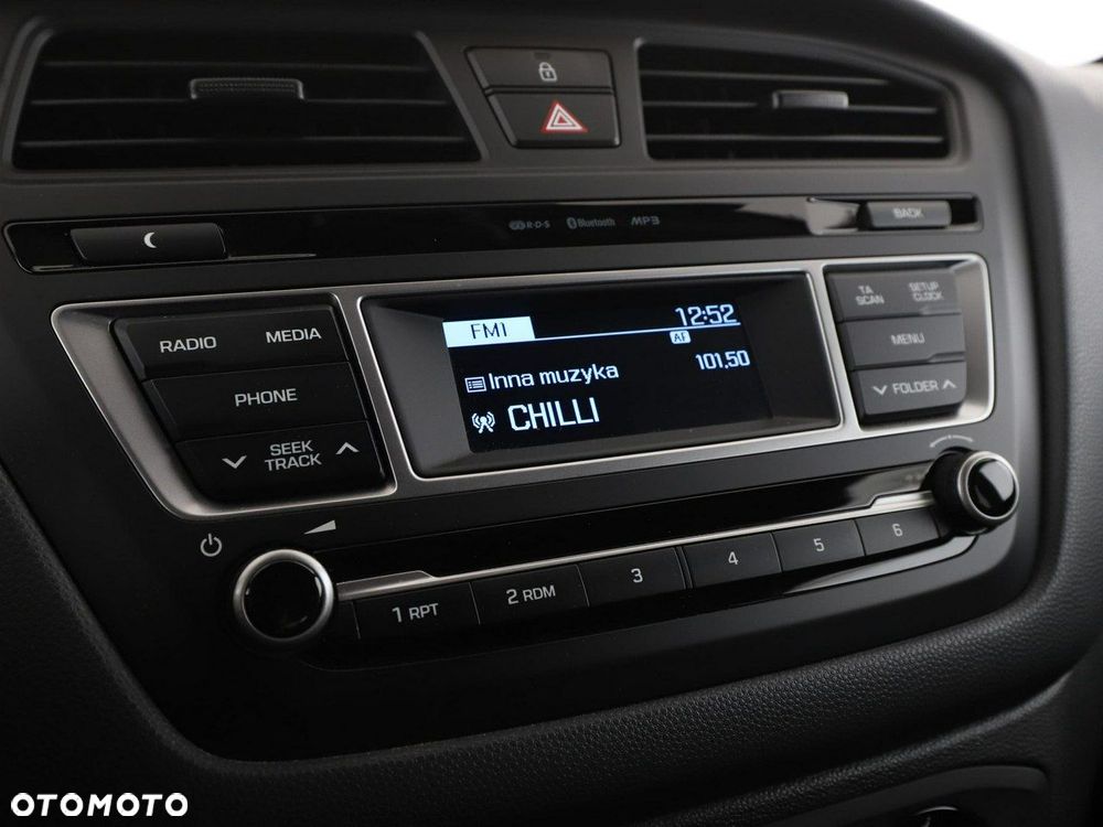 Hyundai i20 1.2 Passion - 23