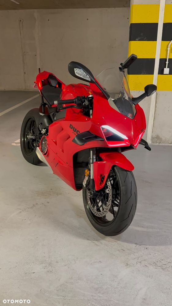 Ducati Panigale V4 - 4