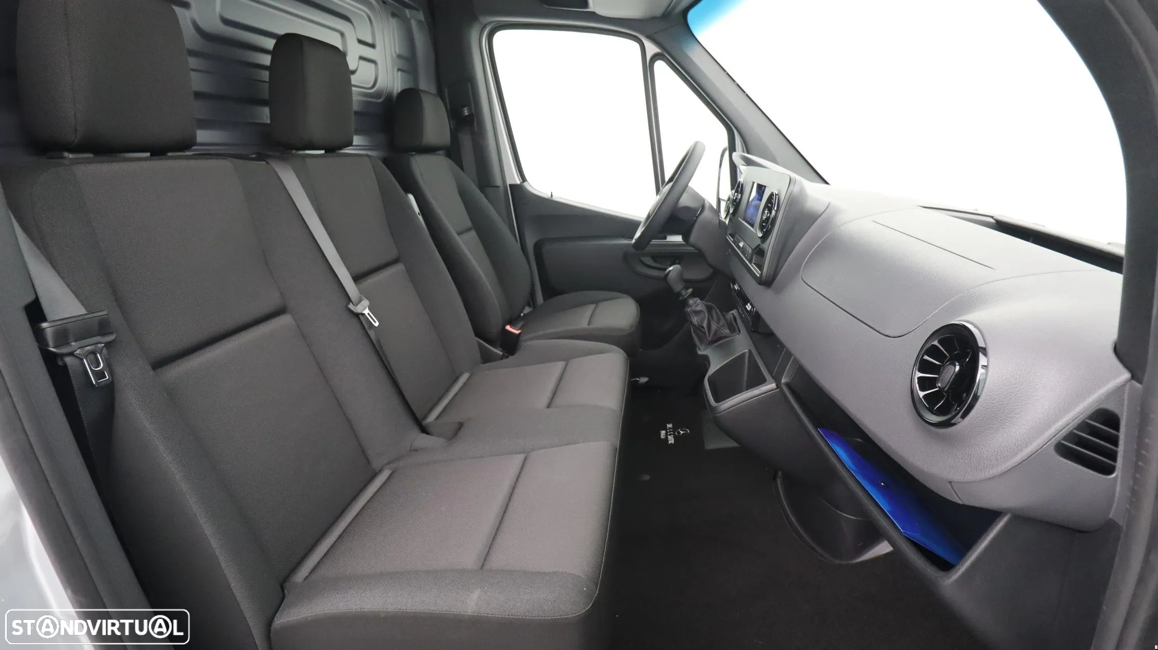 Mercedes-Benz Sprinter 317/37 - 23