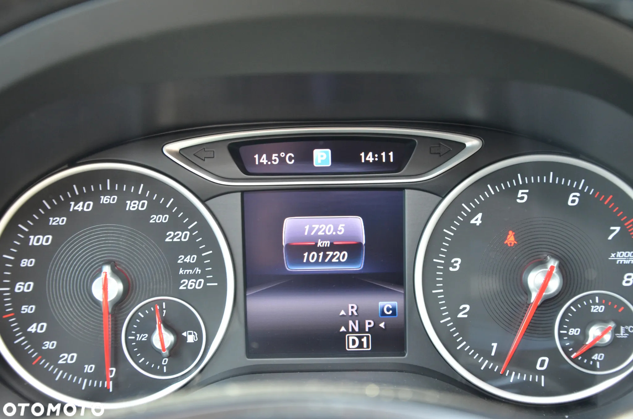 Mercedes-Benz GLA 200 7G-DCT - 13