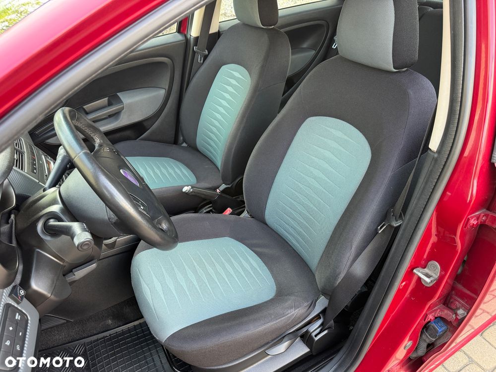 Fiat Punto 1.4 16V Dynamic - 21