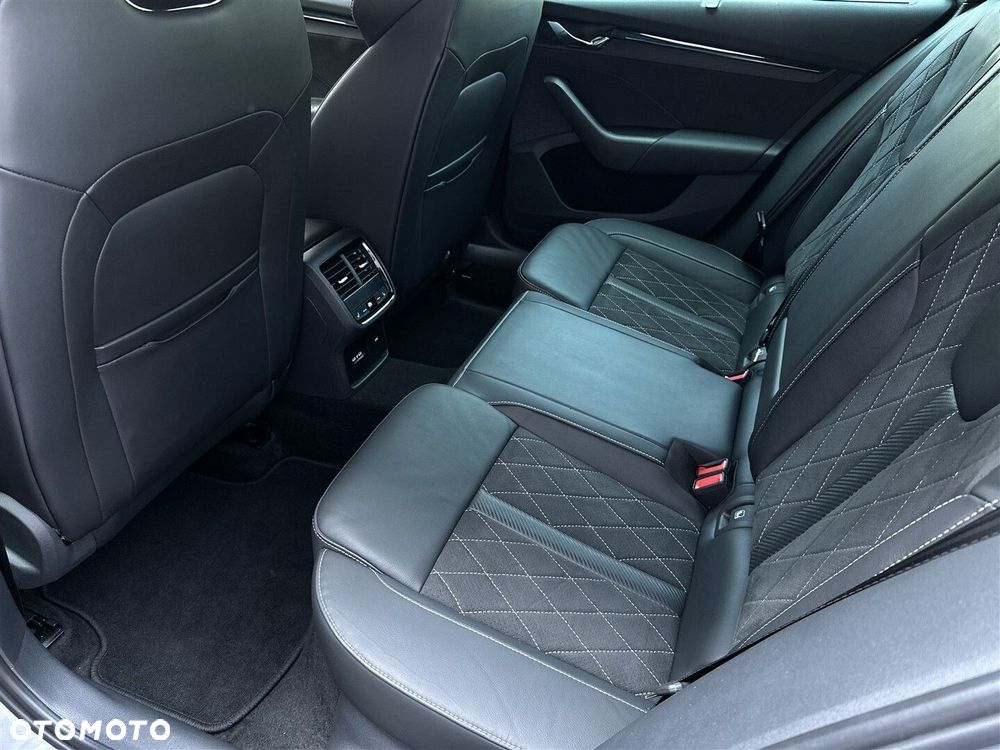 Skoda Octavia 2.0 TDI RS DSG - 13