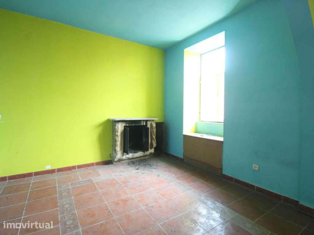 Moradia T4 para remodelar - Grande imagem: 2/18