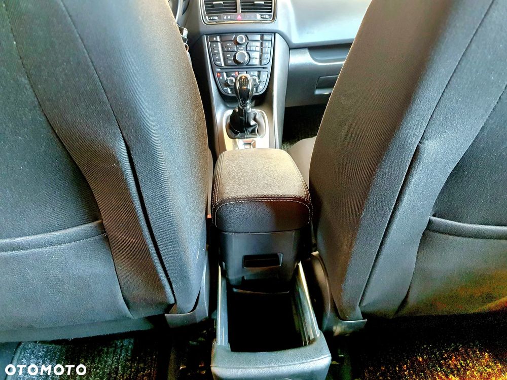 Opel Meriva 1.4 T Cosmo S&S - 17