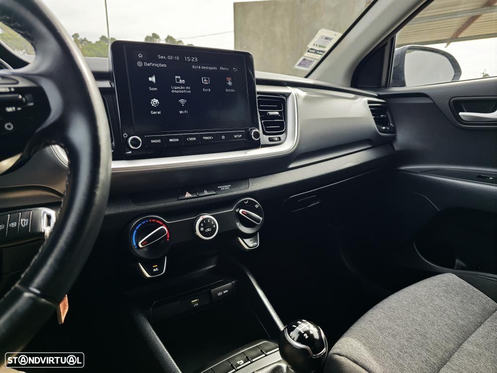 Kia Stonic 1.2 by FILA - 16