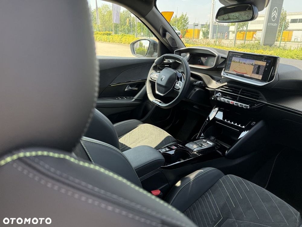 Peugeot 2008 PureTech mHEV GT E-DCS6 - 17