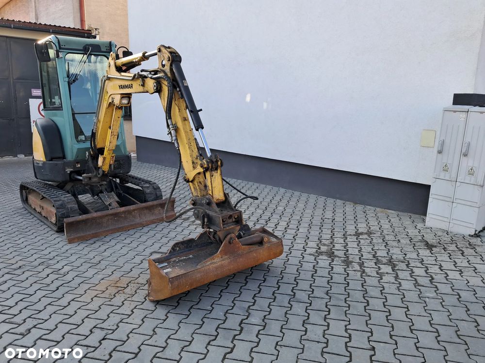 Yanmar VIO25-4 waga 2775 kg 2.8t ton 2450 mth * 2015r * minikoparka * dodatkowe linie hydrauliczne * 3 łyżki * lusterka * skarpówka hydrauliczna pełne oświetlenie * zero obrys długie ramie szybkozłącze MS03 bez DPF kubota u27-4 kx027 vio 26 27 jcb 8025 8026 takeuchi tb 225 CAT 302.7 VOLVO ecr 25 wacker EZ26 - 7