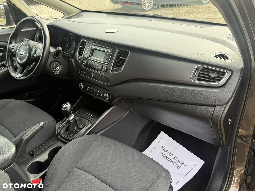 Kia Carens - 33