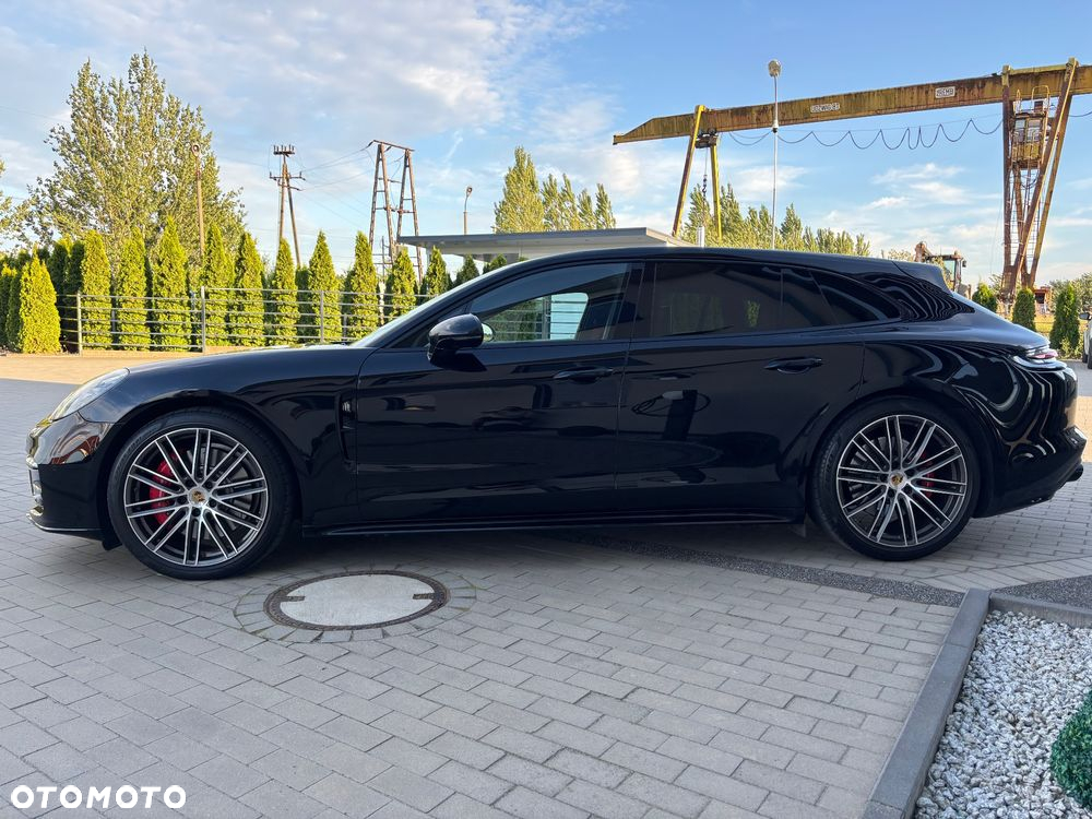 Porsche Panamera GTS Sport Turismo - 8